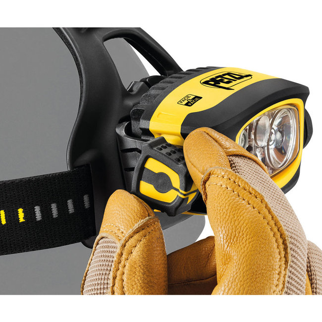 Petzl Fejlámpa DUO S (akkumulátoros) 1100 lumen